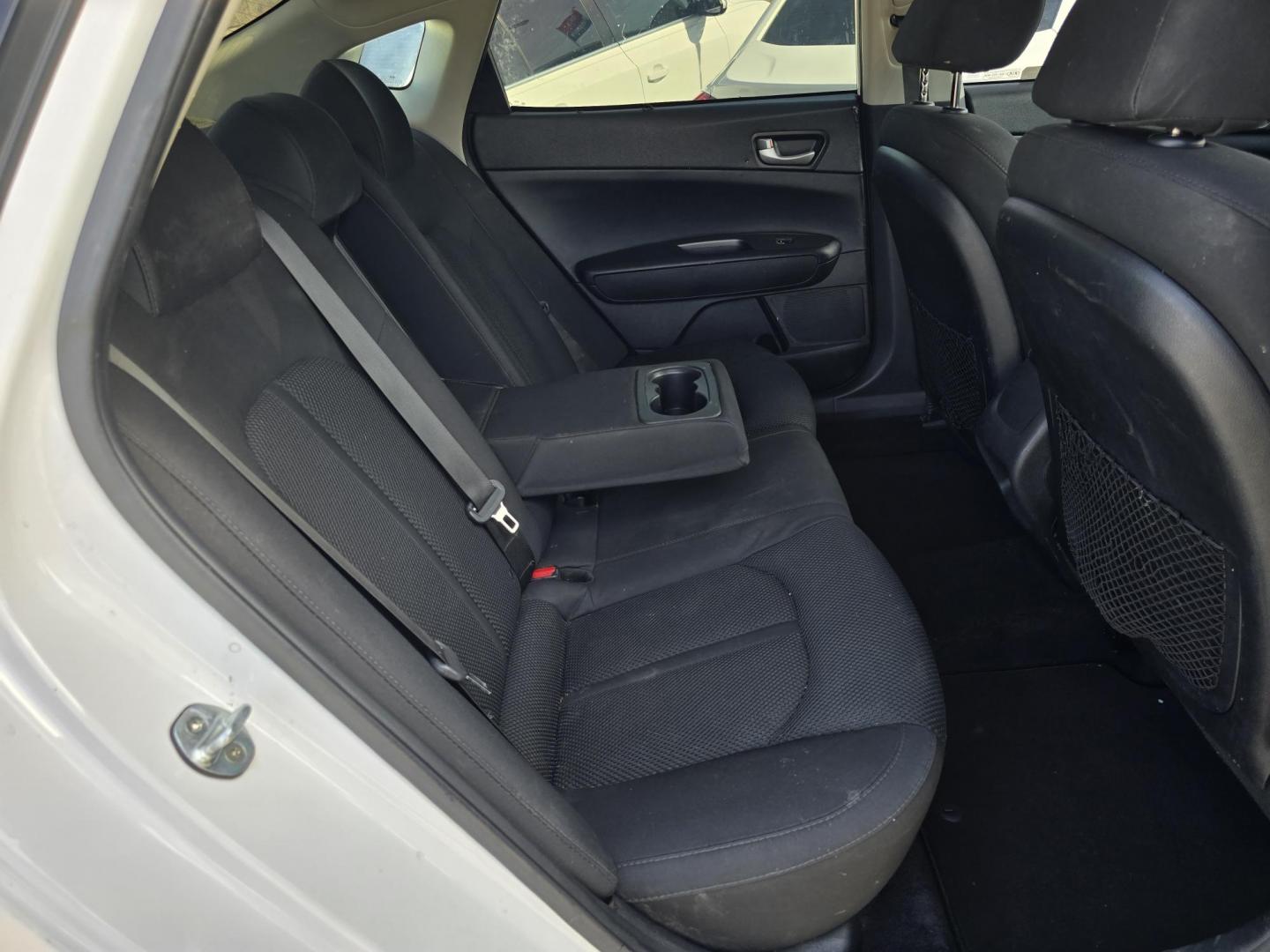 2019 DIAMOND WHITE Kia Optima LX (5XXGT4L38KG) with an 2.4L L4 DOHC 16V engine, 6A transmission, located at 2660 S.Garland Avenue	, Garland, TX, 75041, (469) 298-3118, 32.885387, -96.656776 - Photo#17