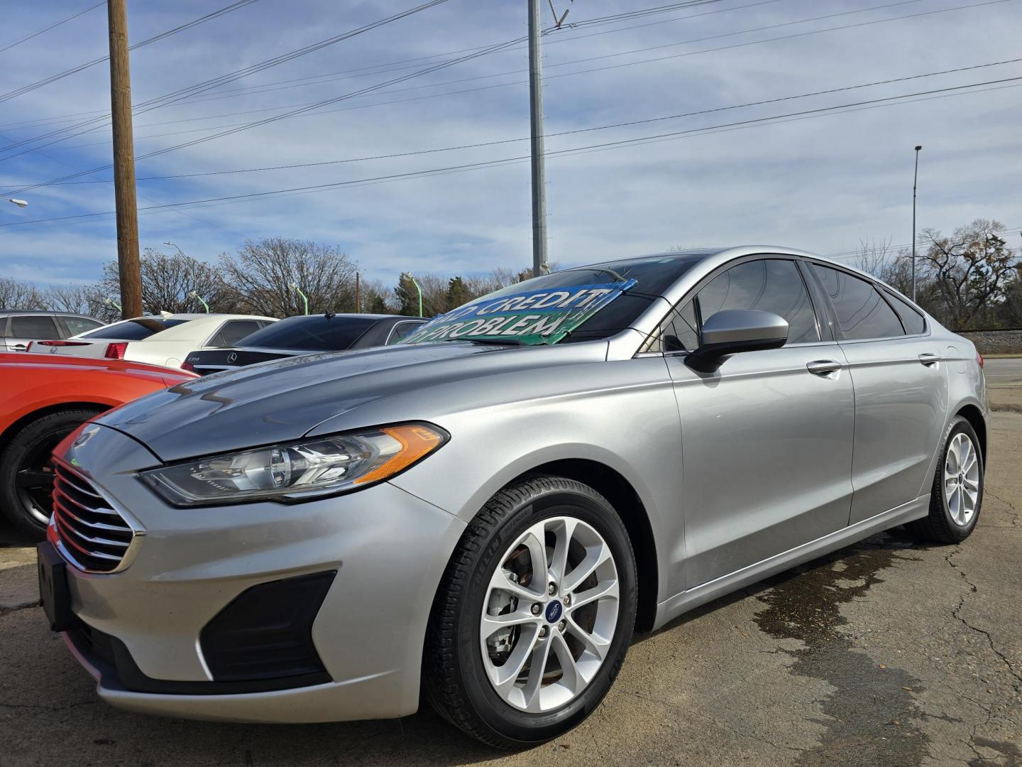 2020 GOLD Ford Fusion SE (3FA6P0HD7LR) with an 1.5L L4 DOHC 16V engine, 6A transmission, located at 2660 S.Garland Avenue, Garland, TX, 75041, (469) 298-3118, 32.885387, -96.656776 - Photo#7