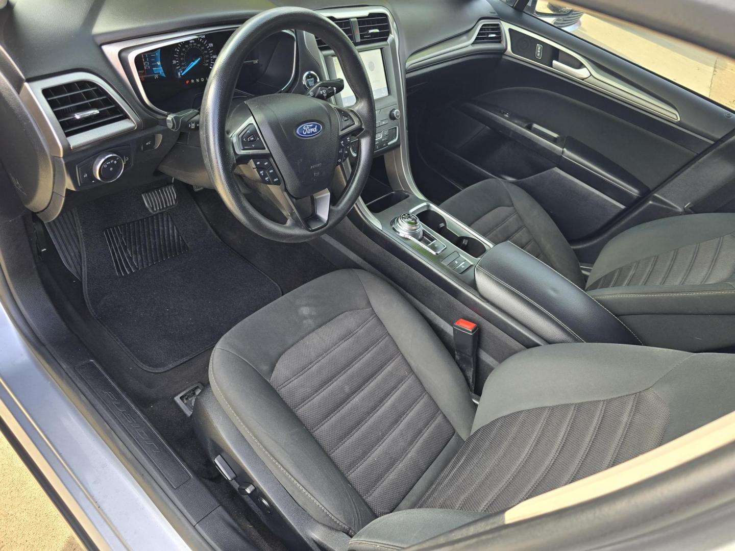 2020 GOLD Ford Fusion SE (3FA6P0HD7LR) with an 1.5L L4 DOHC 16V engine, 6A transmission, located at 2660 S.Garland Avenue, Garland, TX, 75041, (469) 298-3118, 32.885387, -96.656776 - Photo#10