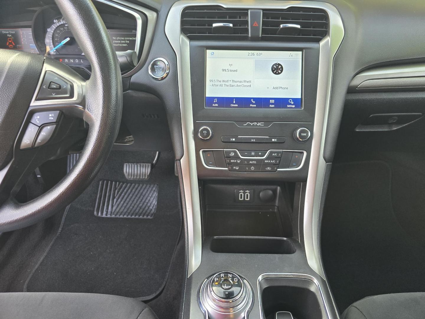 2020 GOLD Ford Fusion SE (3FA6P0HD7LR) with an 1.5L L4 DOHC 16V engine, 6A transmission, located at 2660 S.Garland Avenue, Garland, TX, 75041, (469) 298-3118, 32.885387, -96.656776 - Photo#14