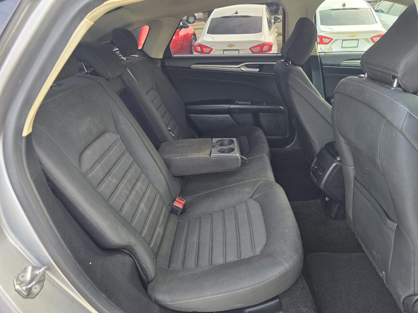 2020 GOLD Ford Fusion SE (3FA6P0HD7LR) with an 1.5L L4 DOHC 16V engine, 6A transmission, located at 2660 S.Garland Avenue, Garland, TX, 75041, (469) 298-3118, 32.885387, -96.656776 - Photo#17