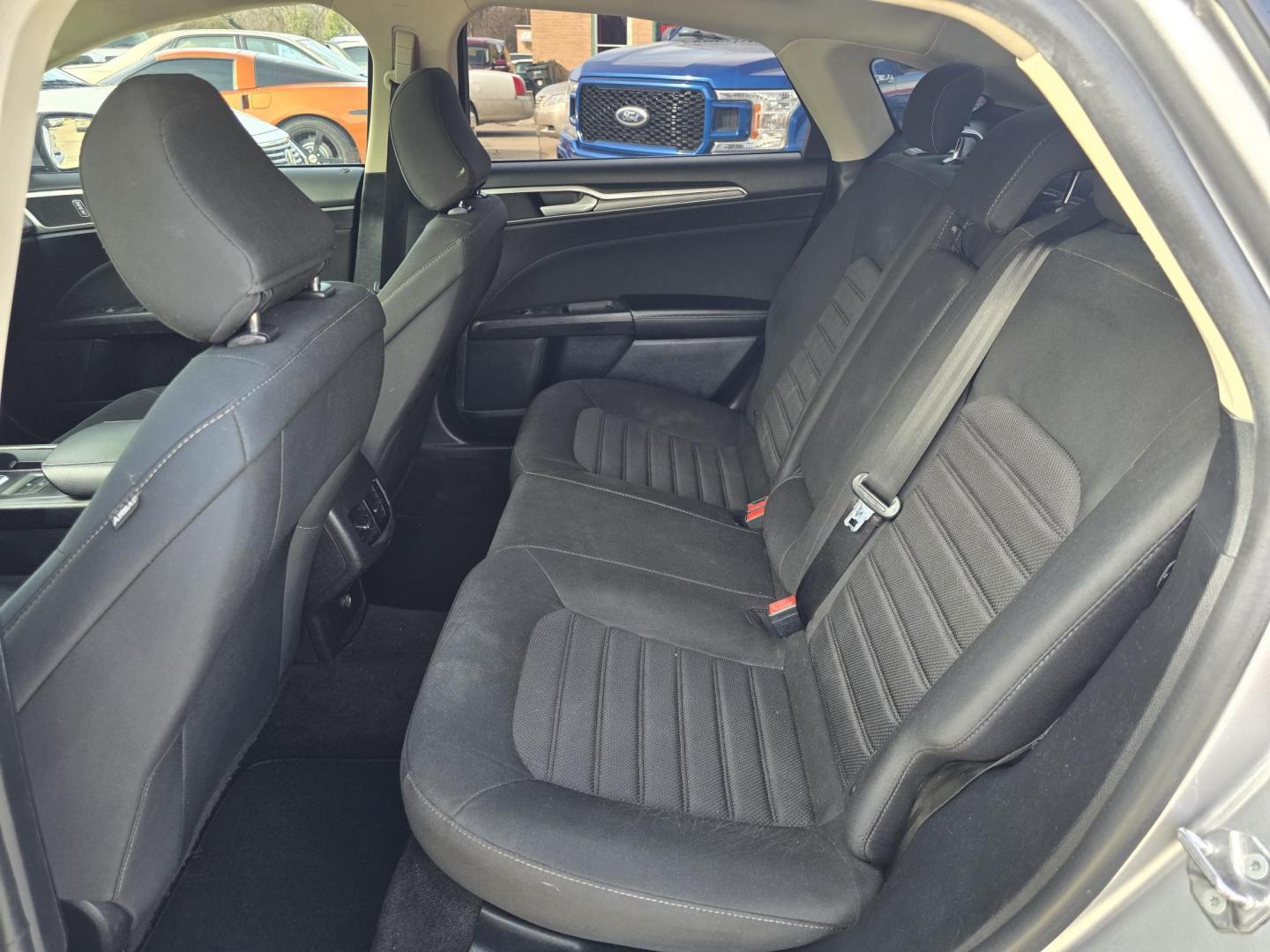 2020 GOLD Ford Fusion SE (3FA6P0HD7LR) with an 1.5L L4 DOHC 16V engine, 6A transmission, located at 2660 S.Garland Avenue, Garland, TX, 75041, (469) 298-3118, 32.885387, -96.656776 - Photo#16