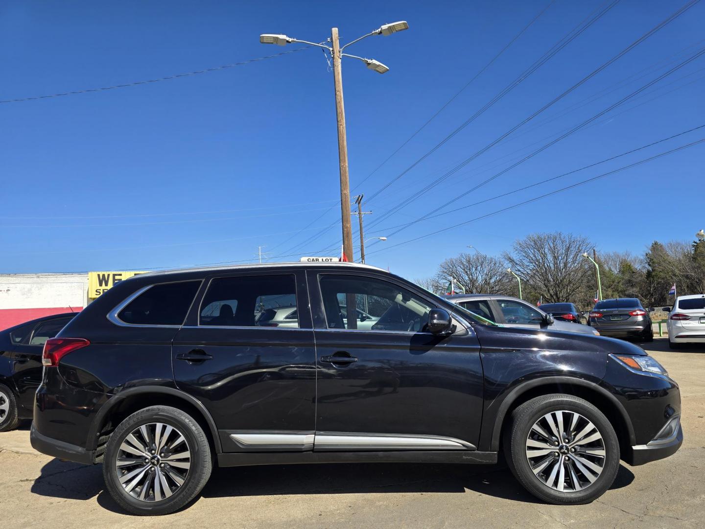 2020 BLACK Mitsubishi Outlander SEL (JA4AZ3A31LZ) with an 2.4L L4 DOHC 16V engine, CVT transmission, located at 2660 S.Garland Avenue, Garland, TX, 75041, (469) 298-3118, 32.885387, -96.656776 - Photo#2
