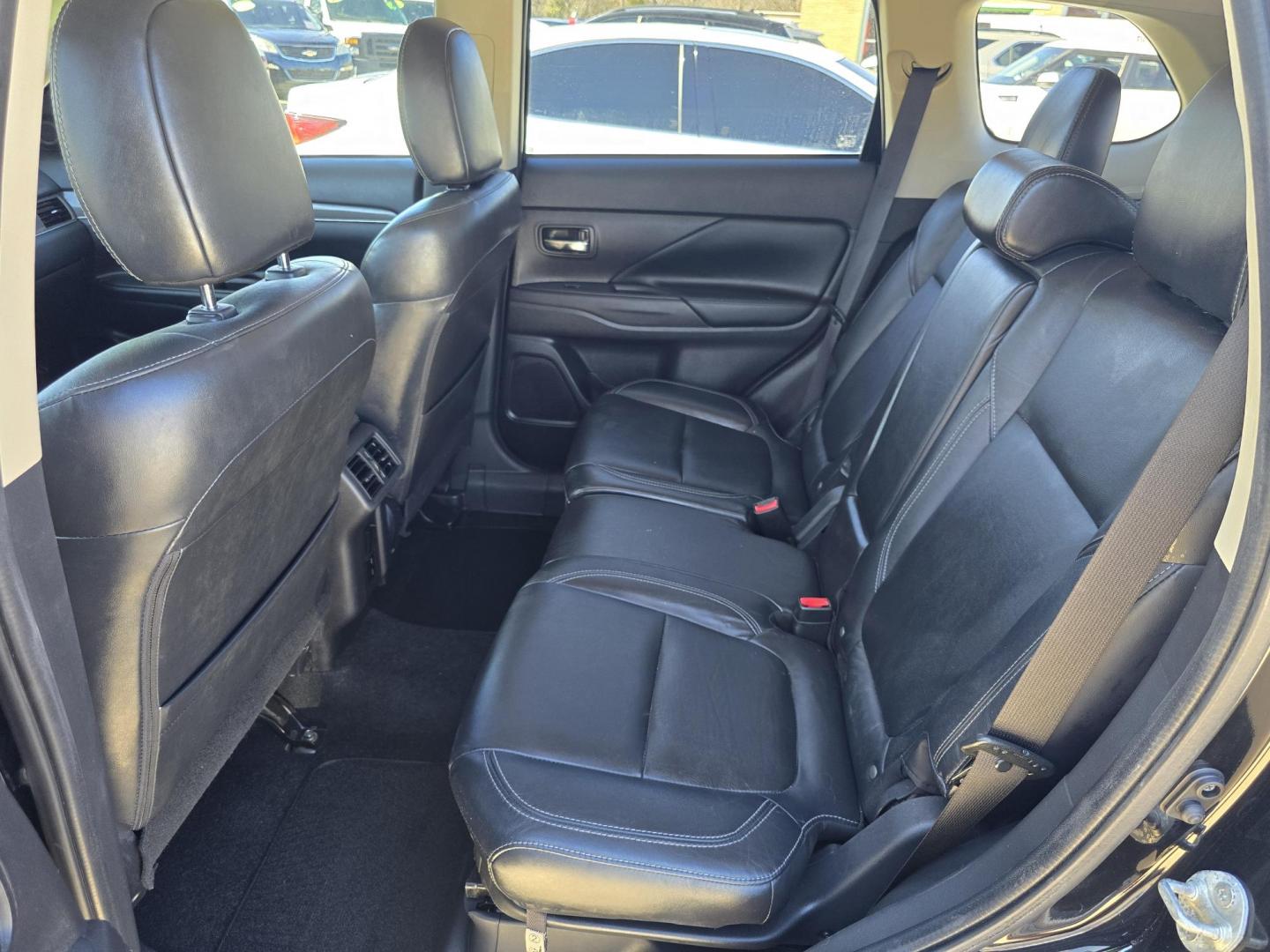 2020 BLACK Mitsubishi Outlander SEL (JA4AZ3A31LZ) with an 2.4L L4 DOHC 16V engine, CVT transmission, located at 2660 S.Garland Avenue, Garland, TX, 75041, (469) 298-3118, 32.885387, -96.656776 - Photo#18