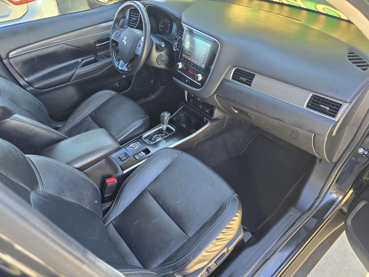 2020 BLACK Mitsubishi Outlander SEL (JA4AZ3A31LZ) with an 2.4L L4 DOHC 16V engine, CVT transmission, located at 2660 S.Garland Avenue, Garland, TX, 75041, (469) 298-3118, 32.885387, -96.656776 - Photo#23